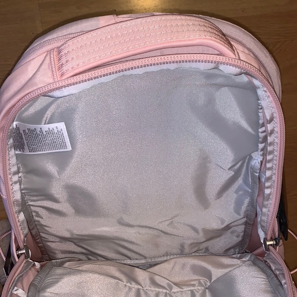 NWT The North Face Borealis Backpack, Gray/ Pink - Picture 10 of 13
